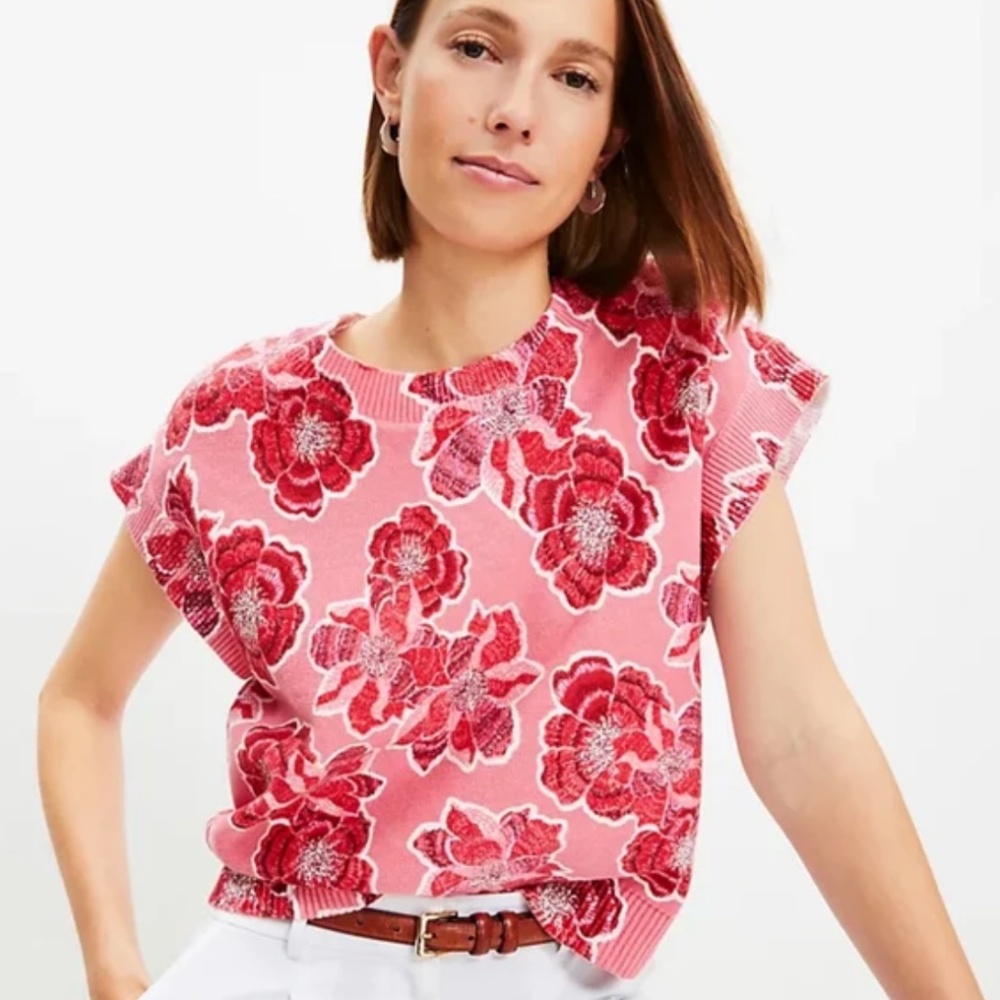 Loft Pink/Red  Floral Wedge Sweater Tee- Size small